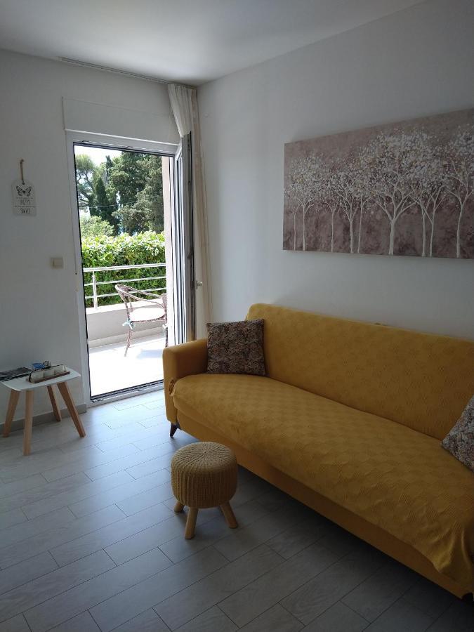 Apartments Villa Vetma คาชเตลา ภายนอก รูปภาพ